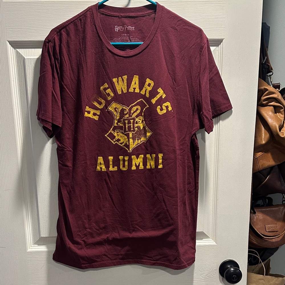 Warner Bros. Maroon Hogwarts Alumni T-Shirt